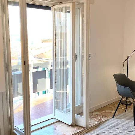 Ueber Den Daechern Von - Parkplatz & E-ladestation 트리에스테