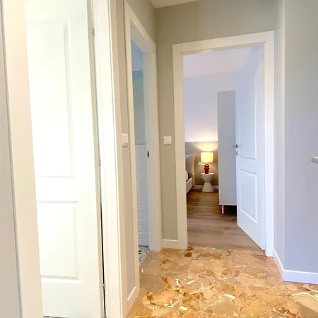 Daire Ueber Den Daechern Von - Parkplatz & E-ladestation Trieste