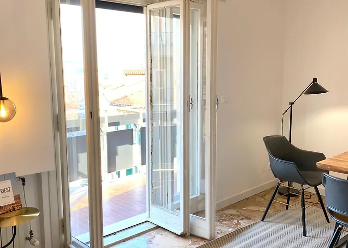 über Den Dächern Von - Parkplatz&e-ladestation Trieste